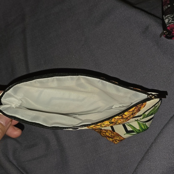 Pineapple Makeup Bag - Picture 3 of 4